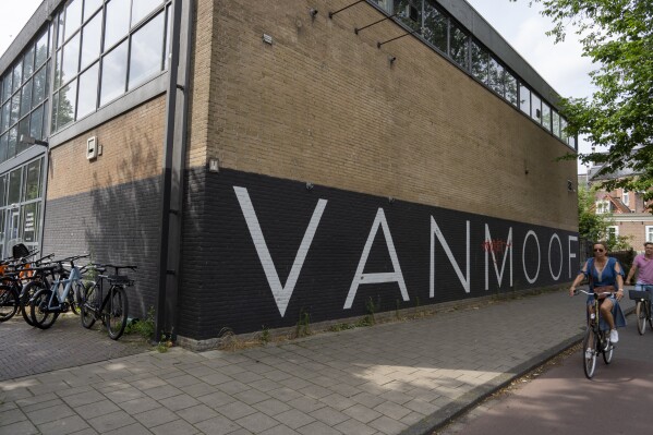 Dutch electric clearance bike company
